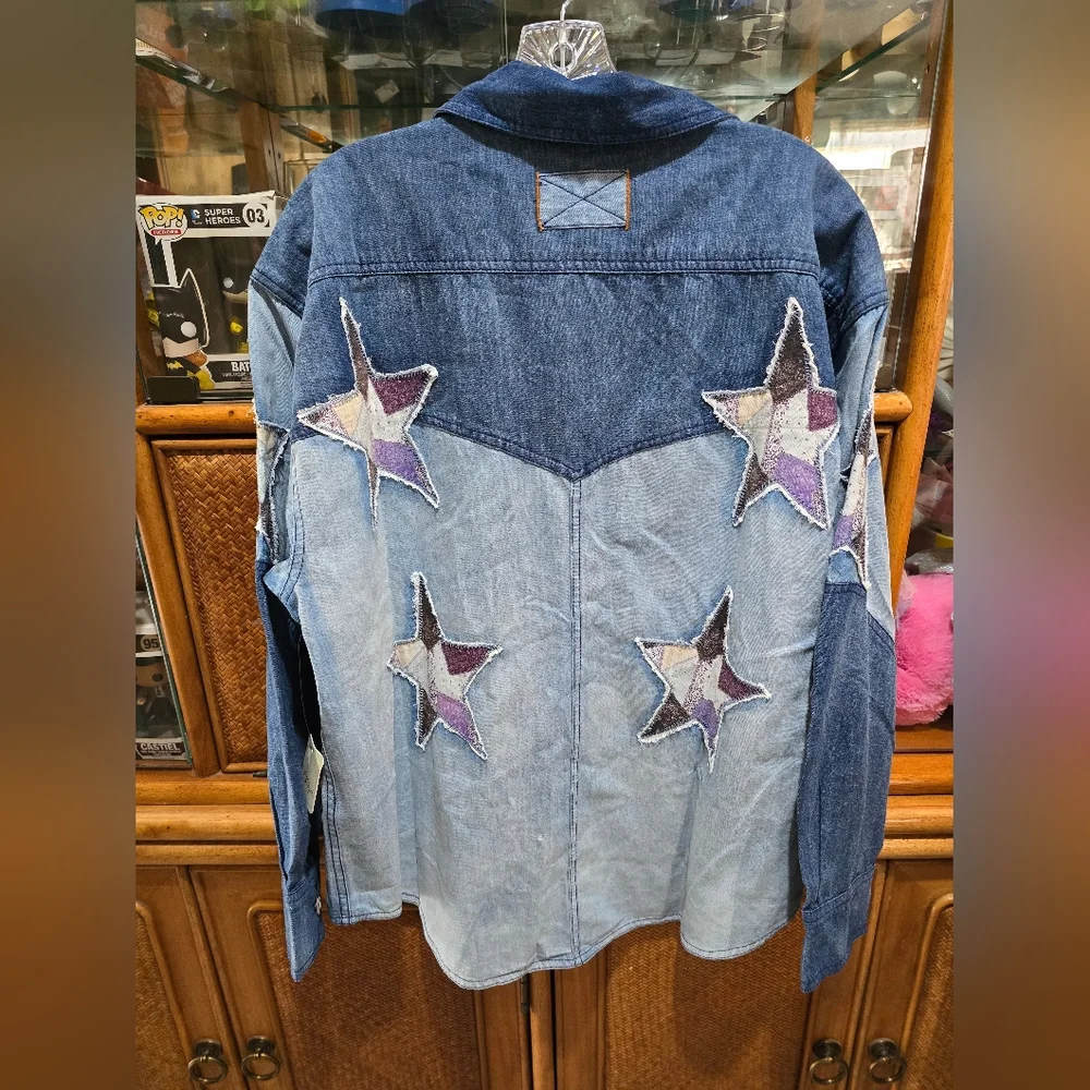 WE THE FREE PEOPLE THE STARS DENIM TOP 🌟 - Picture 5 of 8